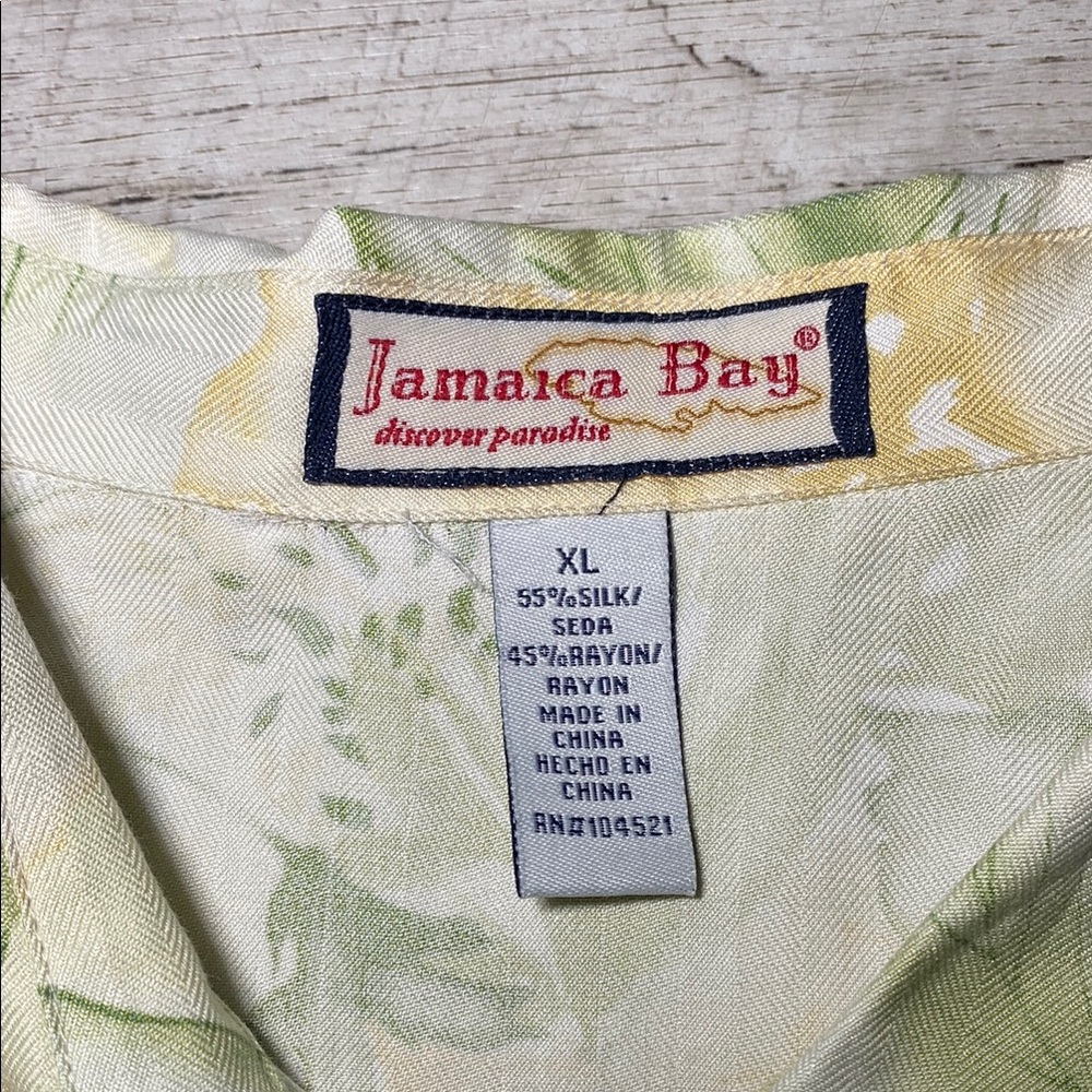 Green and Yellow Casual Button Down Shirt with Floral Pattern Vintage - Picture 2 of 6